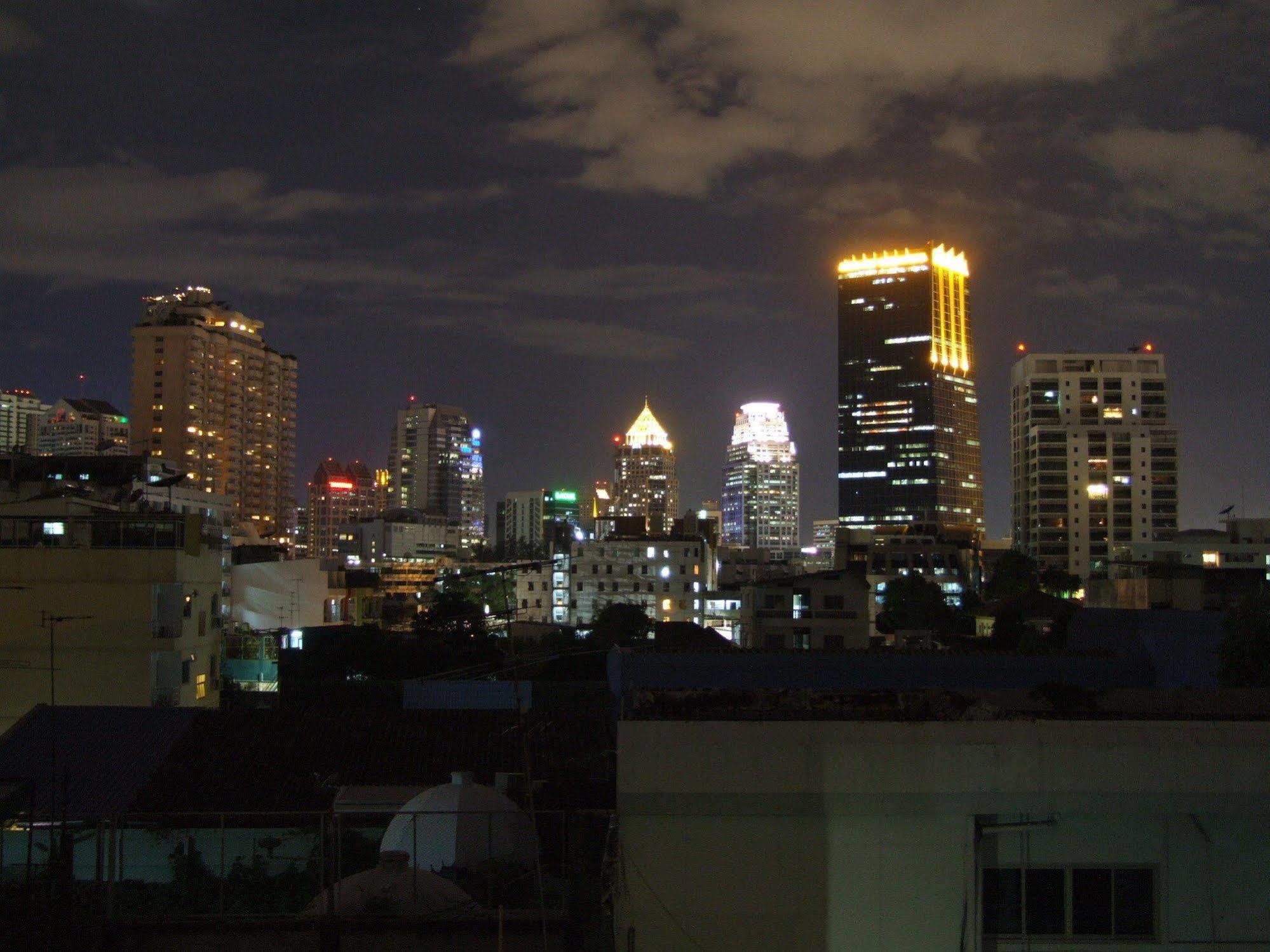 The Boss'S Place Sathorn Hotel Bangkok Buitenkant foto